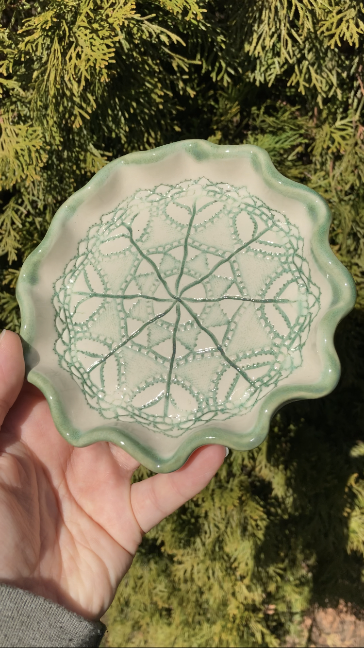 Light Green Doily Lace Plate